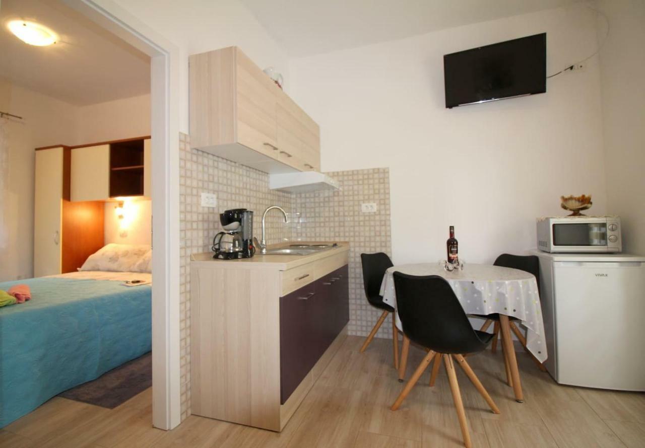 Apartment Noemi In City Center Пореч Экстерьер фото