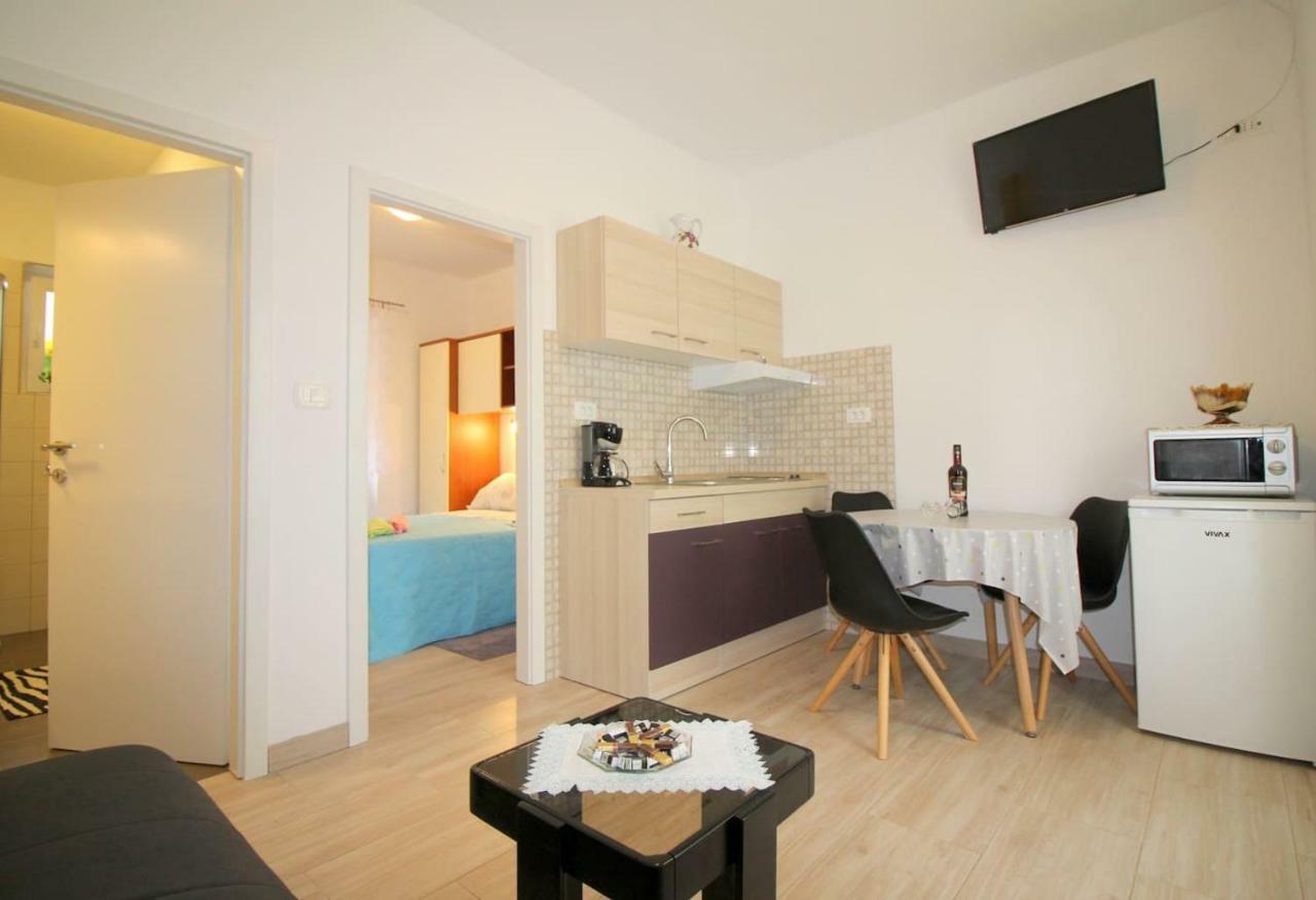 Apartment Noemi In City Center Пореч Экстерьер фото